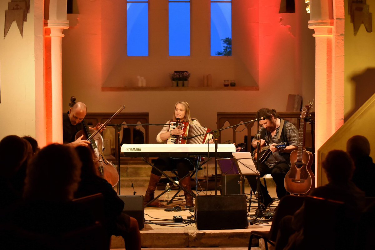 katiegraceharri's tweet photo. A few more pics from the Dorset album launch including @JonFletcher_ pics by Peter Alcock sound and lighting 😊
Tickets for the Oxford Launch on 23rd September here: https://t.co/07L9FclQy3 #abingdonevents #oxfordshirefolkmusicians #folkinoxford #ukfolk #britishfolk https://t.co/RyxPcdZyWw