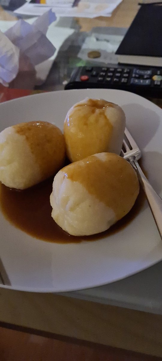 SteffiAly's tweet photo. Weil @AndreaRaspberry mir es so schmackhaft gemacht hat. 😅 https://t.co/8qEW5eJ7QX