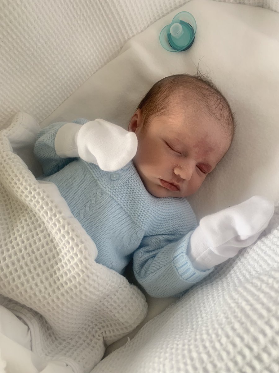 adele1985's tweet image. 11days loving you baby Lucas 🥰 #newborn