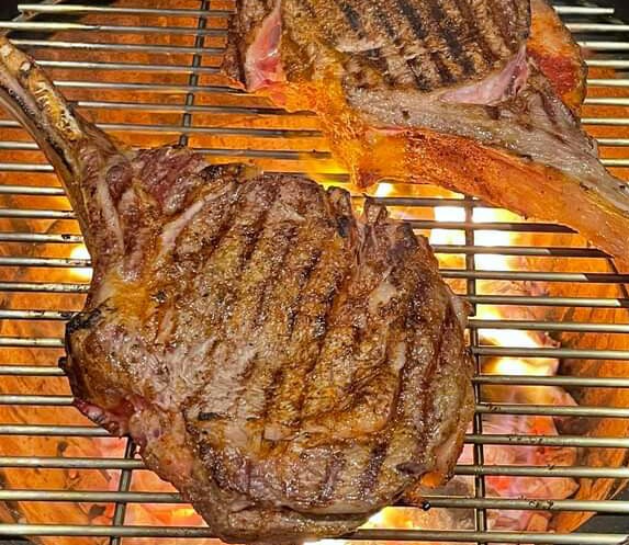 Kibles4's tweet photo. @ColoniaEscandon promocion para mañana jueves "cowboy de 1  kilo al carbon x 380 incluyen complementos paquetes limitados anticipen sus pedidos hoy via whatsapp📟📱5611254216 https://t.co/FhGYhE328M