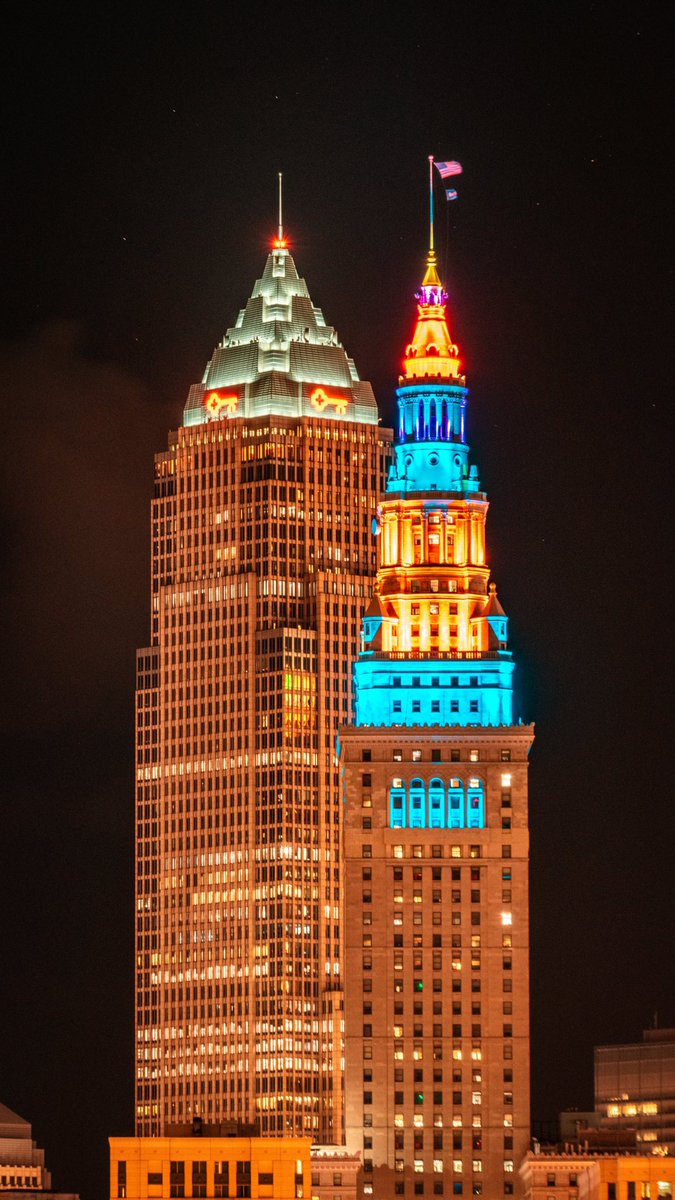 GabeWasylko's tweet photo. Night Skyscrapers in Cleveland, OH https://t.co/wqjl79JUlj