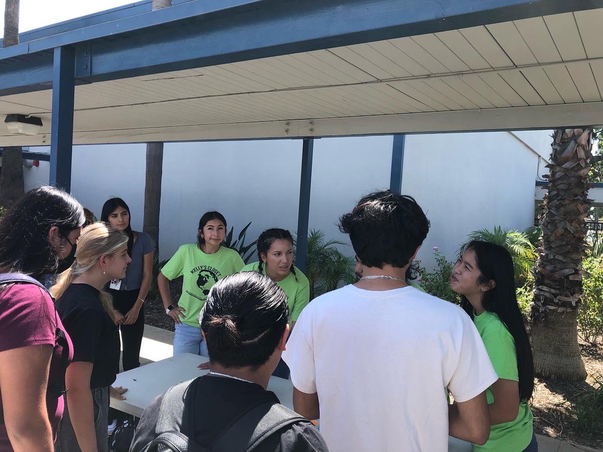 DrDaveMartinez's tweet photo. ECHS Club Rush today. A variety of both interest- and service-based clubs to choose from. A great way to build connections with other students and our community! #echspride #nmusd #coastlinecollege #collegebound #costamesa #newportbeach https://t.co/sTAmdfktlT
