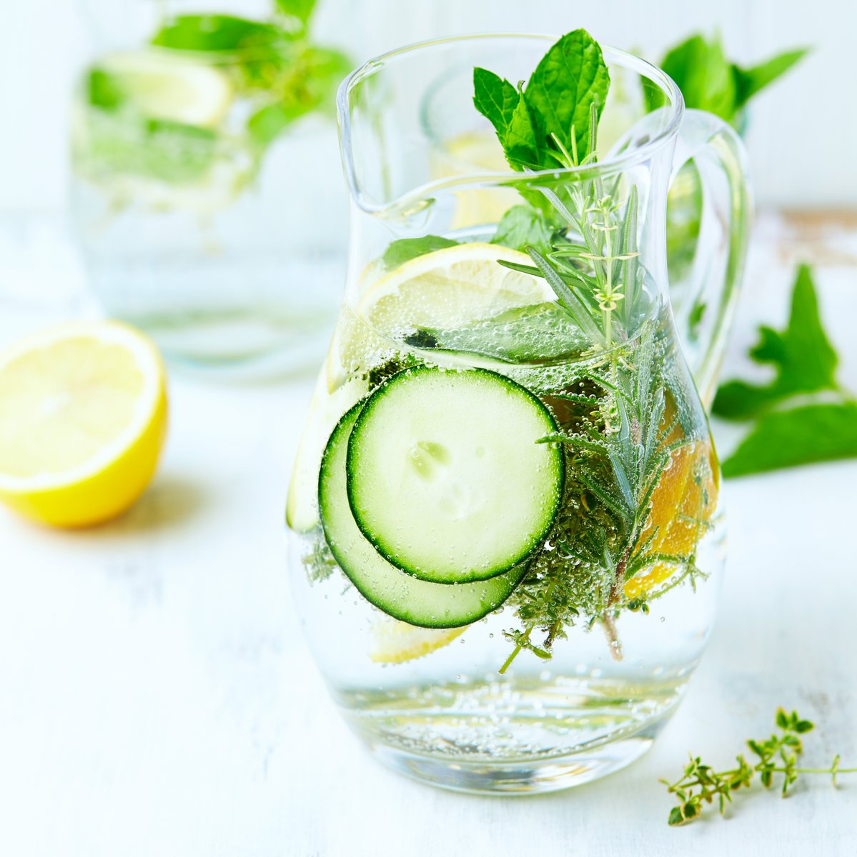 farmfreshtoyou's tweet photo. Don't forget to stay hydrated on hot days like these! 
Add our Herbal Beverage Kit next time you #CustomizeYourBox. It contains a fantastic blend of rosemary, dill, mint, lemongrass and edible flowers that adds depth and a wonderful refreshing taste to water, tea, and lemonade. https://t.co/yqfyLkhzYk
