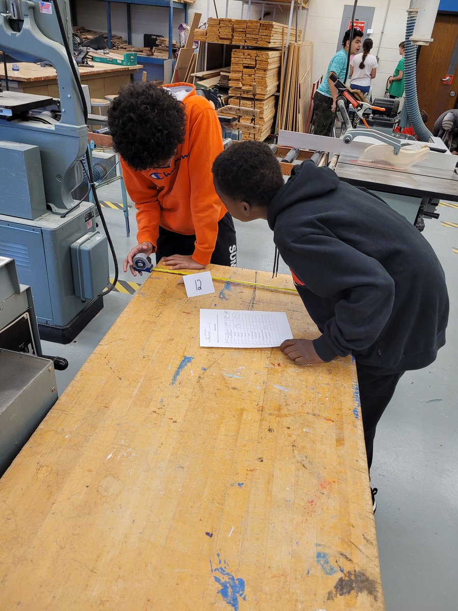 CoachEdwards6's tweet photo. Students had fun today learning how to read tape measures and putting those skills to work!!  #CCMS #FABLAB https://t.co/0eDGg4UMbS