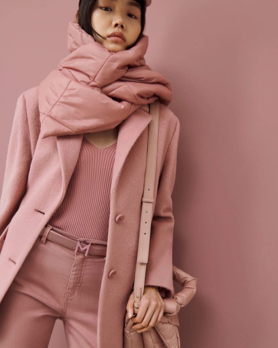 AcapellaStyleM's tweet photo. LOVE YOUR BLAZER STYLE… MARELLA
My favourite ways to wear a blazer…
- with jeans and a vintage style t-shirt
- a hard edged blazer with a soft girly dress 
-with a high necked t-shirt/top and a micro mini skirt
#acapellastylemuseum  #personalstylist #styleblogger #blazerstyle https://t.co/Dgk5LGU9l3
