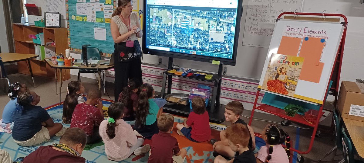 rodgers_marie's tweet photo. 📣Social studies shout out to @EChiu1226 and 1st grade geographers at @HcpsYates exploring Google earth and using maps to build spatial understanding and map skills. https://t.co/rwgcmPhHsG