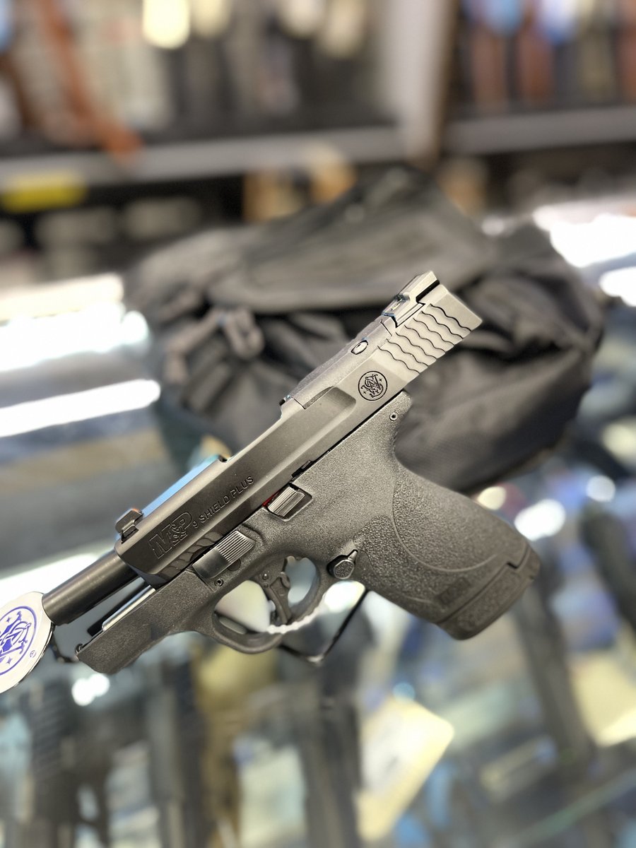 SumnerGunSupply's tweet photo. The Smith & Wesson Shield Plus bundle is BACK! 5 magazines. ✅ Range bag. ✅ Medical kit. ✅ This is one heck of a deal!
#smithandwesson #shieldplus #9mm #bundle #medicalkit #rangebag #5magazines #carrypistol #carrygun #concealedcarry #concealedcarrypistol https://t.co/uUJOFpmWgA