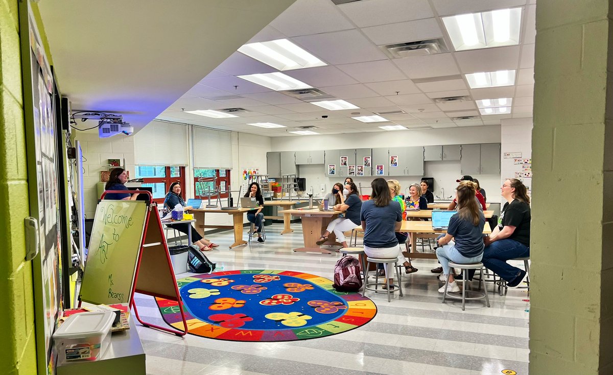 Hallie Demetriades tweet media