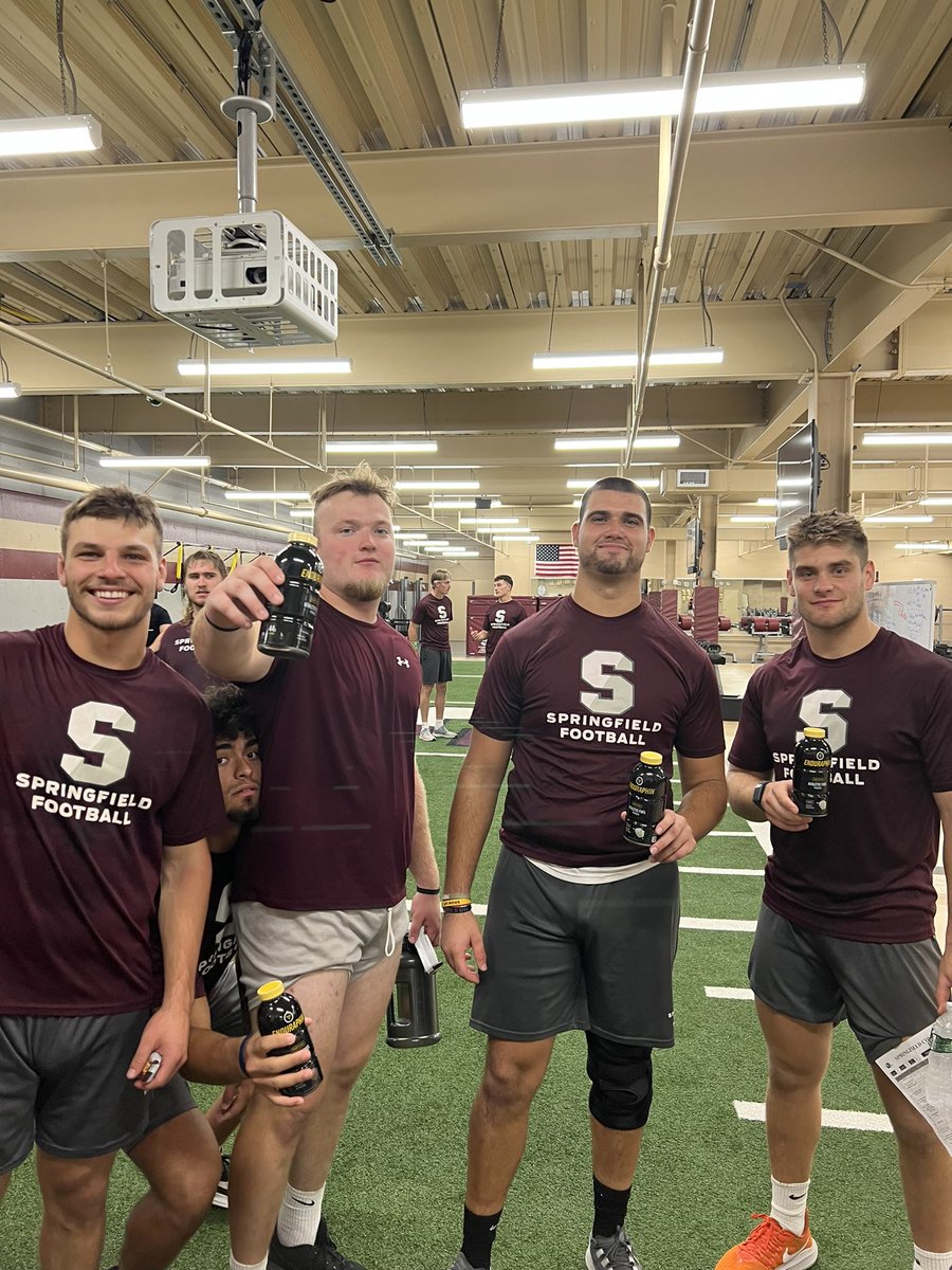 _SCFootball's tweet photo. Our players love refueling after a day’s work full of classes, practice, and lift with @enduraphin‼️🔻 https://t.co/MVENOjuQJb