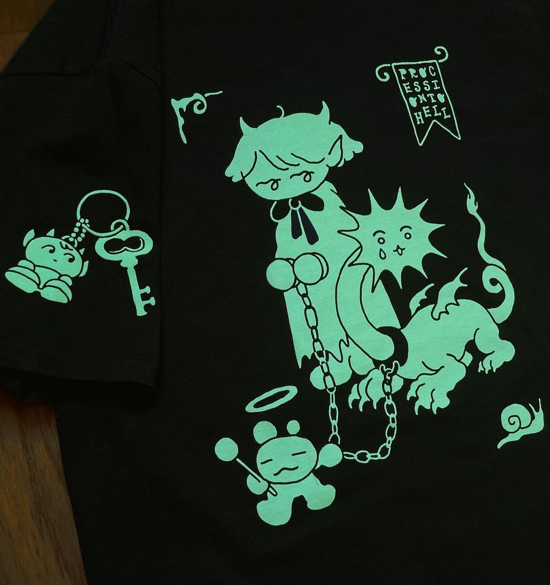 NEW ITEMS HAVE LANDED!!!
꩜ TV Totes in 2 colors
꩜ Procession to Hell t-shirts 
꩜ Snail Knight t-shirts 
are all in the shop now ~ so check it out! ฅ^രᆺ ര^ 