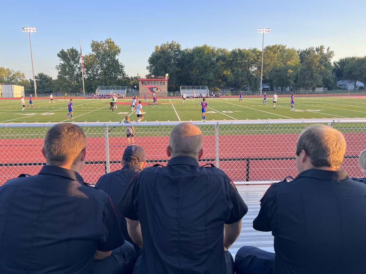 MrsTHimes's tweet photo. When the Clinton Fire Department comes to support the @Cardinal_Soccer team ❤️💙❤️💙 @ClintonMoCards @CardActivities https://t.co/2QolhGOxVo
