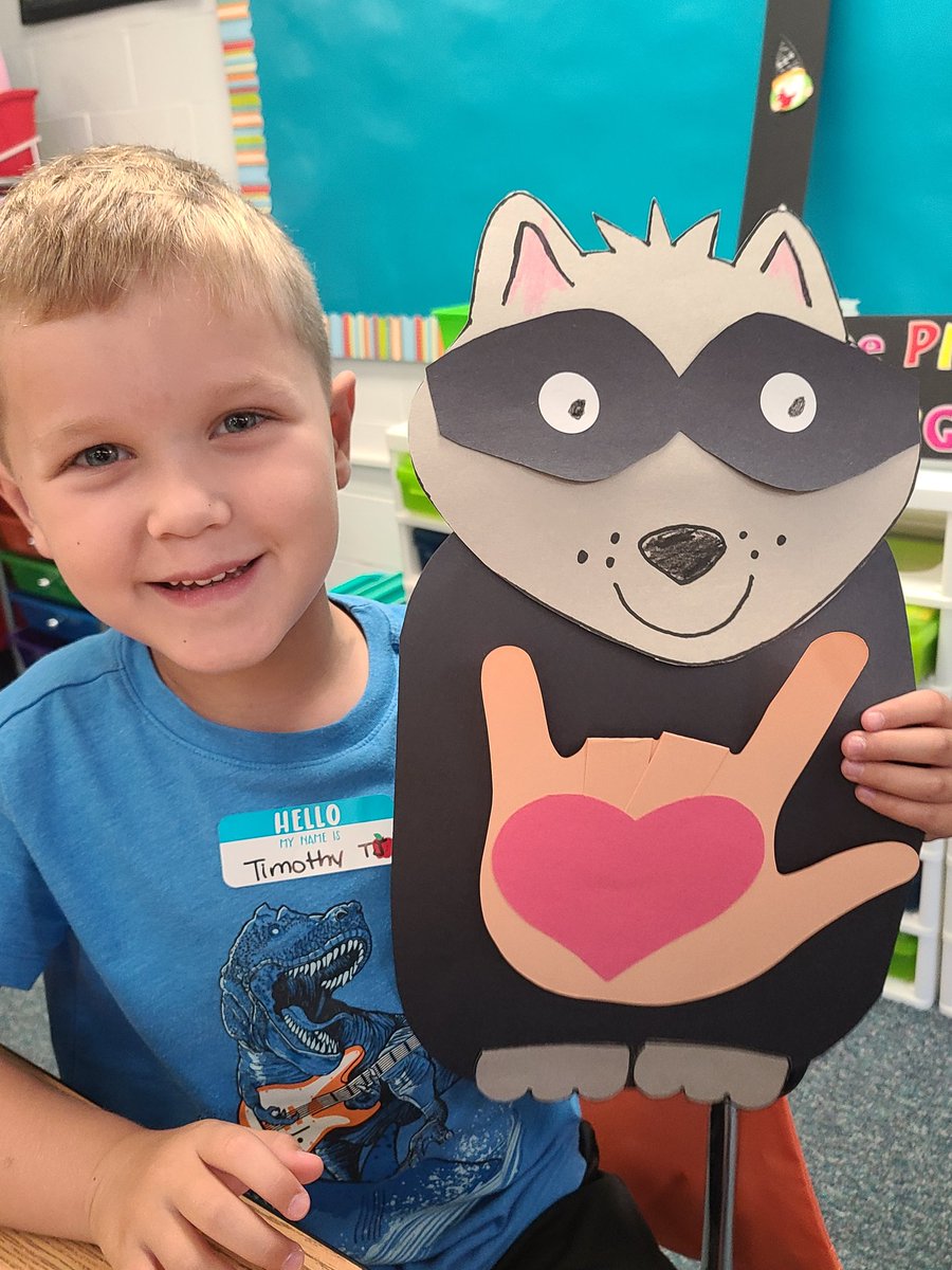 mrsjrocksk's tweet photo. First Day of K means first kindergarten craft...Chester the Raccoon was a hit @SSSchoolWB! #wbwildcats https://t.co/fkyYNdHcYC