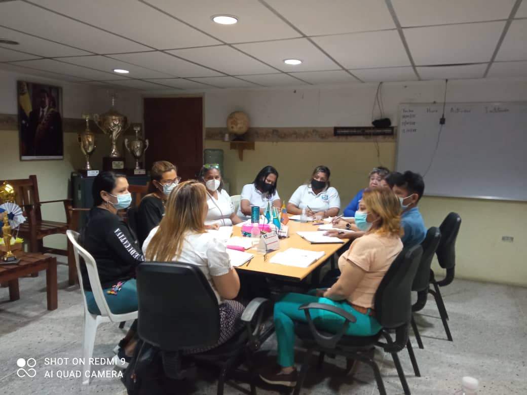 Zonaeducadelor1's tweet photo. @FannyG45 Siguiendo instrucciones de nuestra Min @_LaAvanzadora @MPPEDUCACION realizamos mesa de trabajo para consolidar un excelente inicio de año escolar con alegría @NicolasMaduro @delcyrodriguezv
@Galindez_vzla @RosangelaOrozco 
#LaPatriaEnDesarrollo https://t.co/b4Ar8HLpuB