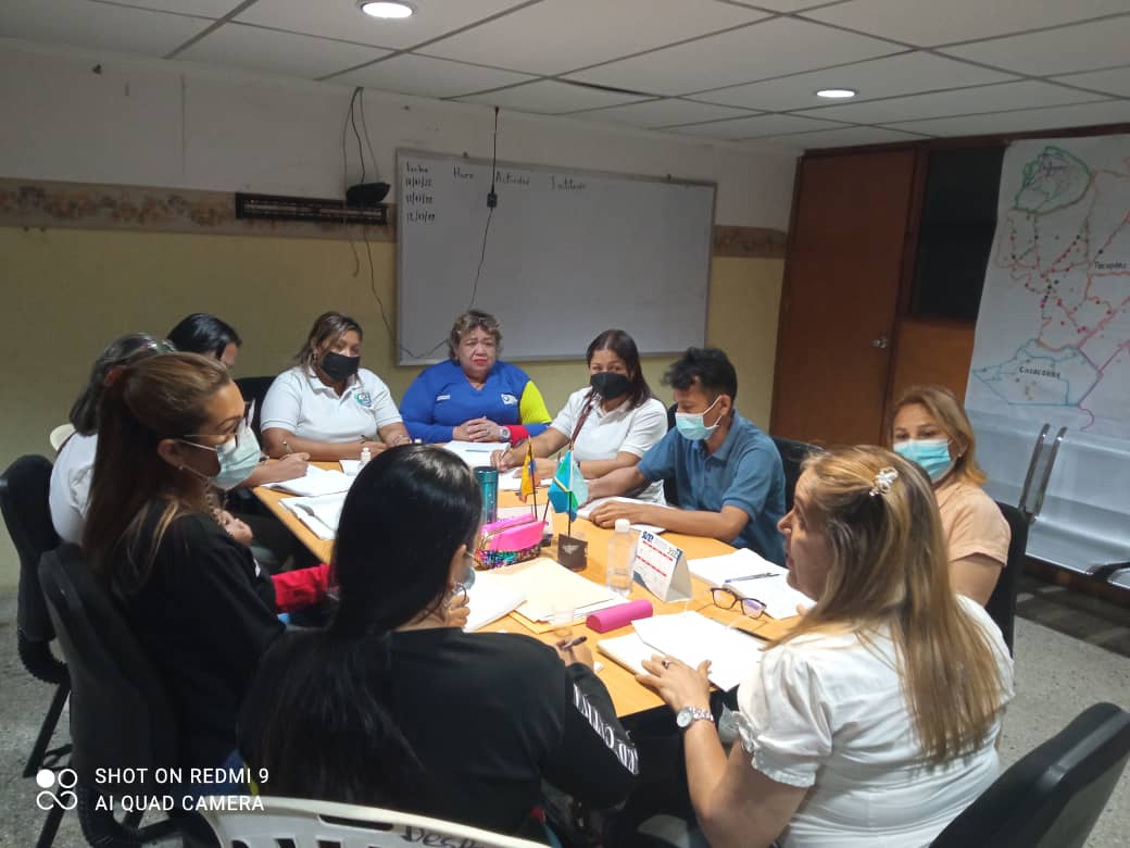 Zonaeducadelor1's tweet photo. @FannyG45 Siguiendo instrucciones de nuestra Min @_LaAvanzadora @MPPEDUCACION realizamos mesa de trabajo para consolidar un excelente inicio de año escolar con alegría @NicolasMaduro @delcyrodriguezv
@Galindez_vzla @RosangelaOrozco 
#LaPatriaEnDesarrollo https://t.co/b4Ar8HLpuB