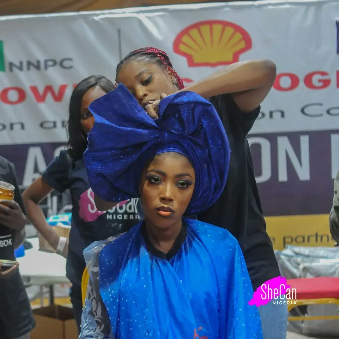 shecannigeria's tweet photo. Day 3: Makeup Class
Traditional bridal makeup training plus gele tying
Productive day with energetic participants
#shecandomore #SheCanNigeria #day3 #makeupclass #gele #geletutorial #viralpost #Trending https://t.co/yvhLmH8oqs