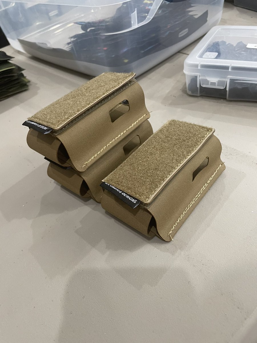 ExUmbrisDesigns's tweet photo. Finishing cutting more M81 accessories right as the first radio pouches are rolling off the assembly line. 🤘🏻 https://t.co/UsDEzRiys2