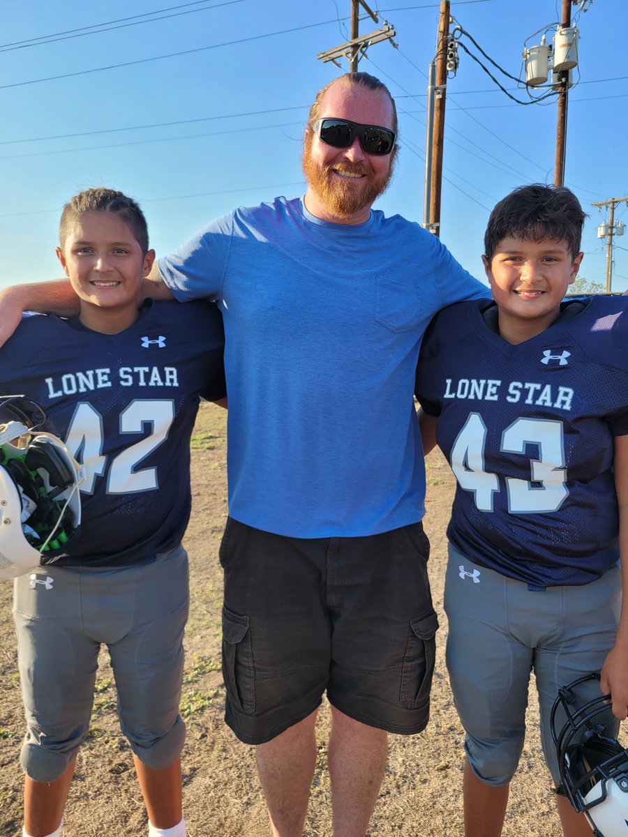 Jayson83460825's tweet photo. 1st game and 1st loss in the books...great learning and growing experience..#twins #defensiveends @LMSBoyAthletics @Lone_StarTexans @Coach_AGarcia https://t.co/7hFM55ndDe