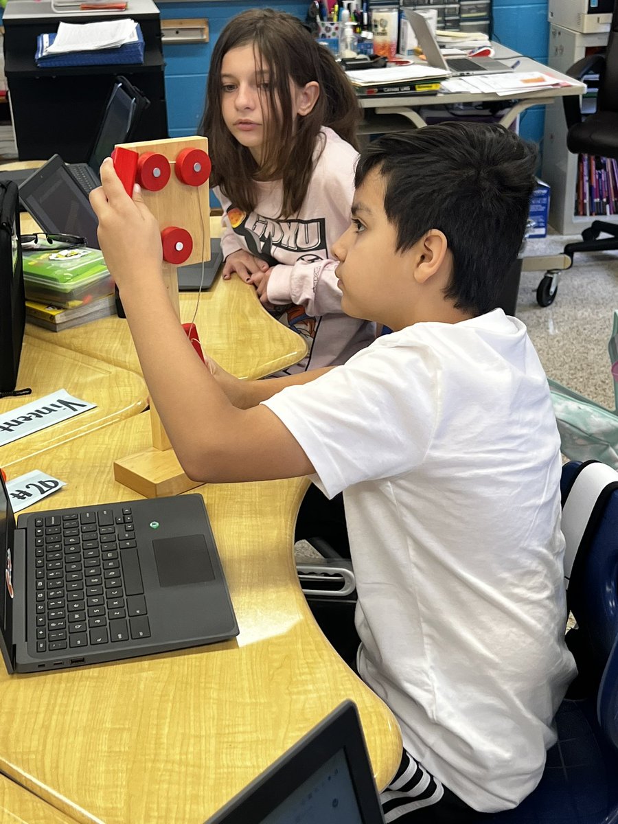 LMS6thScience's tweet photo. Exploring simple machines to make connections to energy transformation and changes in the direction of forces to prepare for the construction of a Rube Goldberg Machine! #GallopToGreatness @Grescolts @VBTitleI @VBContent @NancyeFlinn https://t.co/Kg8sd8gj1B