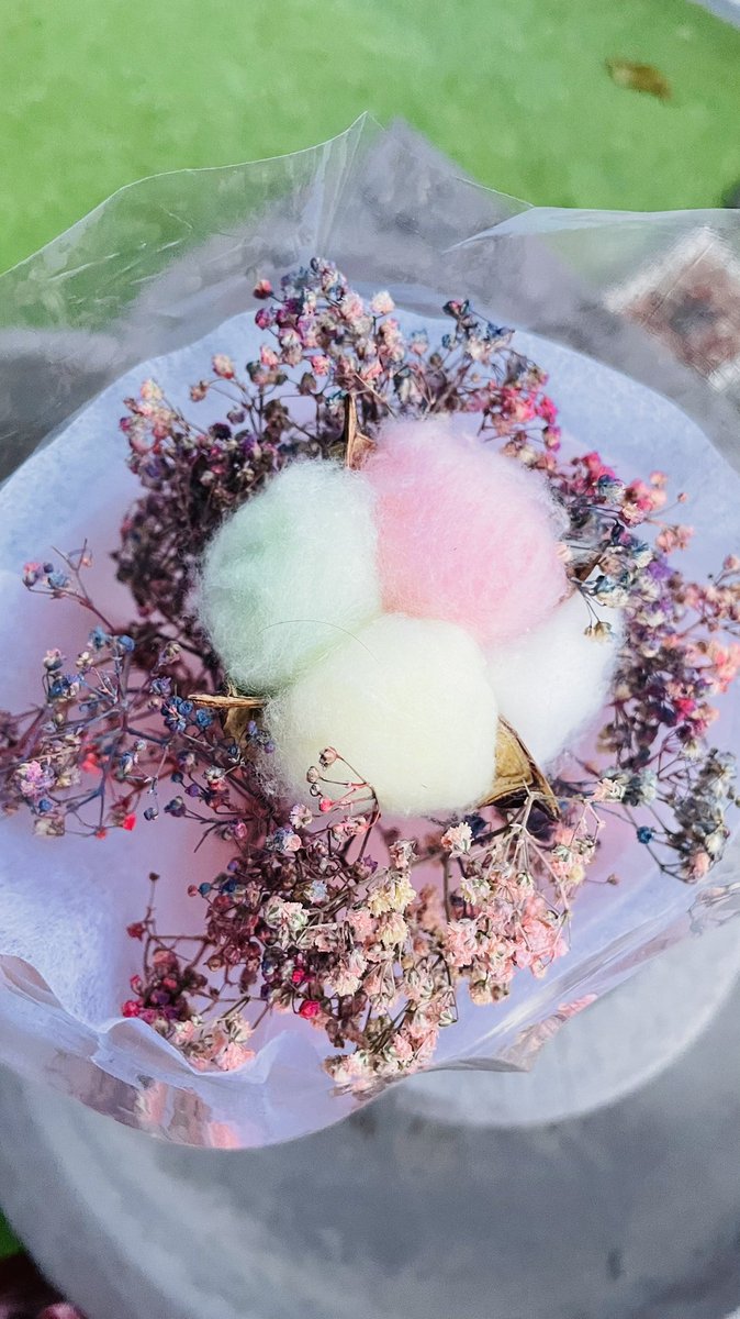 icebarsnyum's tweet photo. Hai asalamualaikum everyone!

Kita adaa jual dried baby breath tau,siapa yang area Melaka boleh pickup &amp; cod okie!Yang jauh jauh tu boleh pos jugak jangan risau okie💐

Siapa yang ada girlfrienddd tu boleh bagi kat dia kannn🫣Kita akan update more dekat ig @icebarsnyum okies🫶🏻 https://t.co/MSwFZTks21