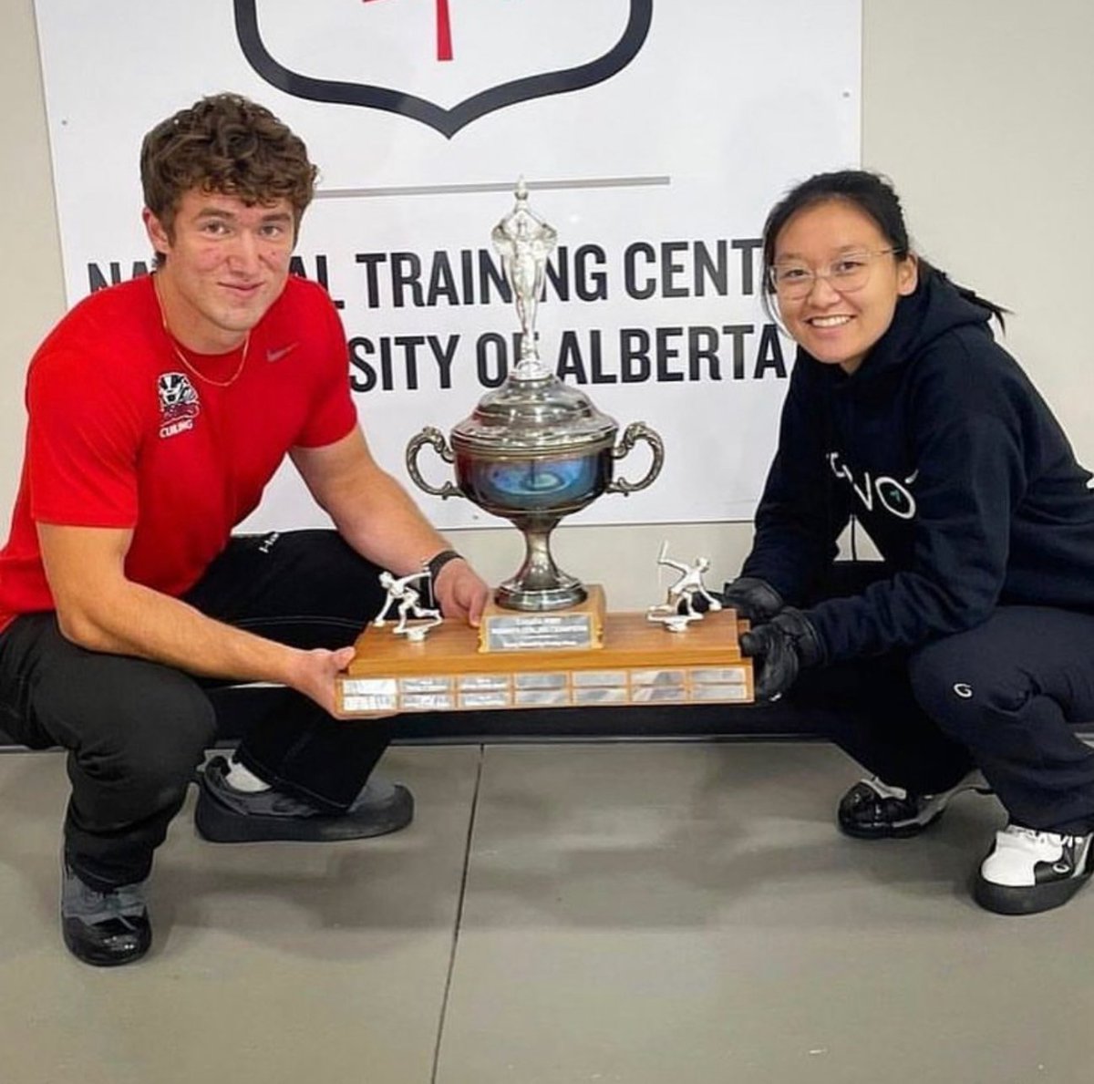 HardlineCurling's tweet photo. Big congrats to #teamzhengpietrangelo winning the U25 mixed doubles event in Edmonton and #teamstratton winning the U18 Phoenix Slam in Waterloo! Great playing! #HardlineNation #AuthenticIcePad #icePad #JoinTheRevolution #HardlineWin https://t.co/8xnwvdaNek