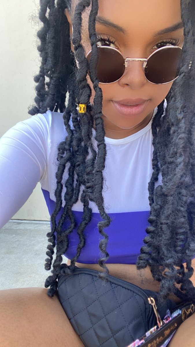 iamqueenthebrat's tweet photo. What y’all doing ?
#calitrip #theweekndconcert #LA https://t.co/3dvDxMxnyz
