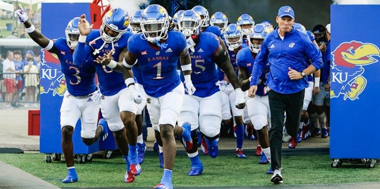tionne_gray's tweet photo. Bless to receive my 3rd division one offer from @KU_Football @CoachLeipold @CoachTSamuel @Spitta_4  @Careydavis38 @Coach_Bullet5 @ConsciousBOAH @FB_Hawks @XLAthletes @JPRockMO https://t.co/4KCAiYpk8l
