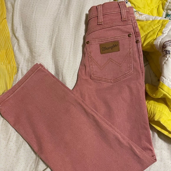 koshepard's tweet image. So good I had to share! Check out all the items I'm loving on @Poshmarkapp #poshmark #fashion #style #shopmycloset #wrangler #mmlafleur: posh.mk/JaAfjU4Q8sb