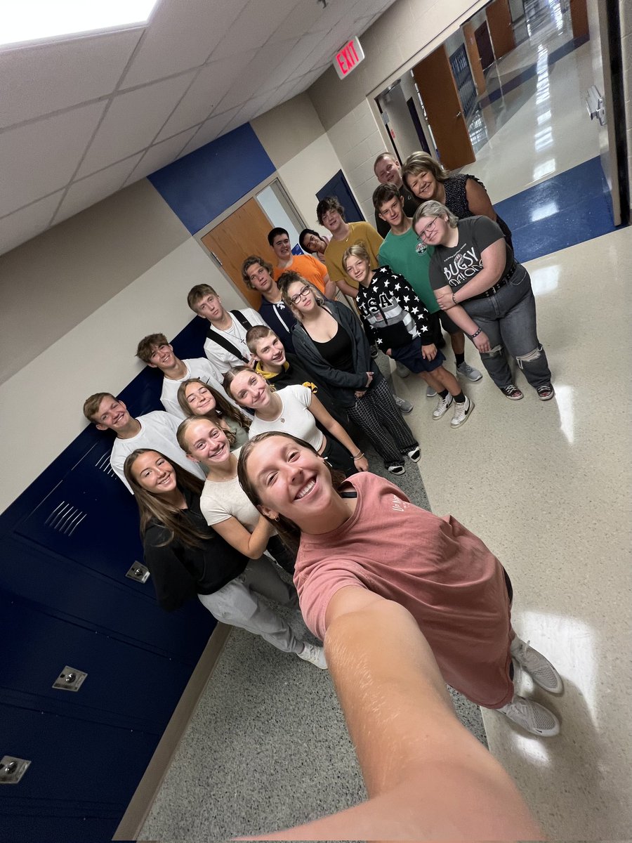 sthorny67's tweet photo. Excited to have this crew in BRIDGE! #Southside https://t.co/iN7gohLom8