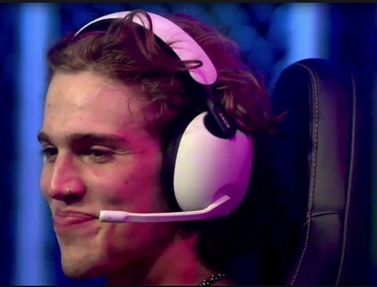 annyvhc's tweet image. vamo amor #TEAMHACKER
