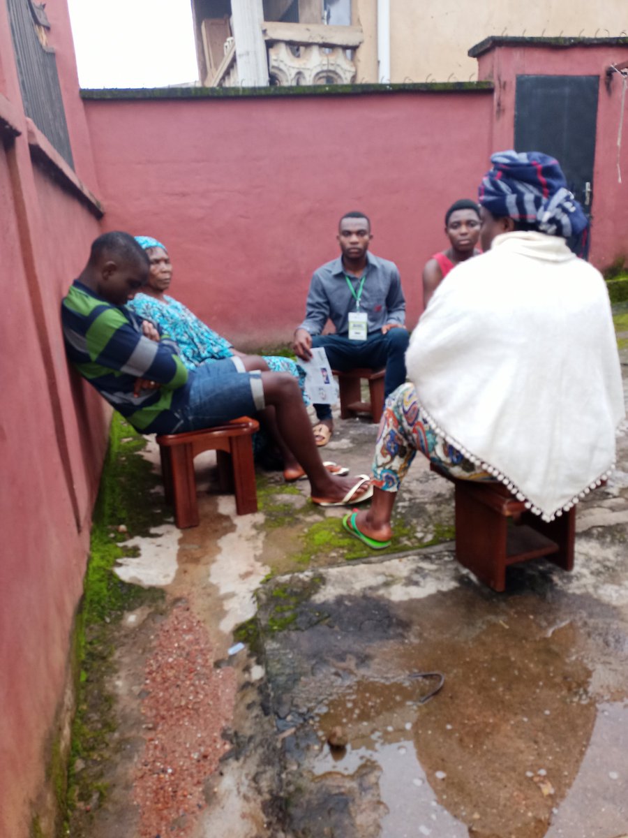 CRCDD_Bamenda's tweet photo. CRCDD promotes the respect of human rights  door to door sensitisation, recording of HRs violations and referrals for victims of HR violations in Momo Division. Thanks to partnership with CAGEAD and Reach Out. 
@Center4advocac1
@reachoutdev1
@GermanyinCMR
@CRCDD_Bamenda https://t.co/UDHZTXbmaA