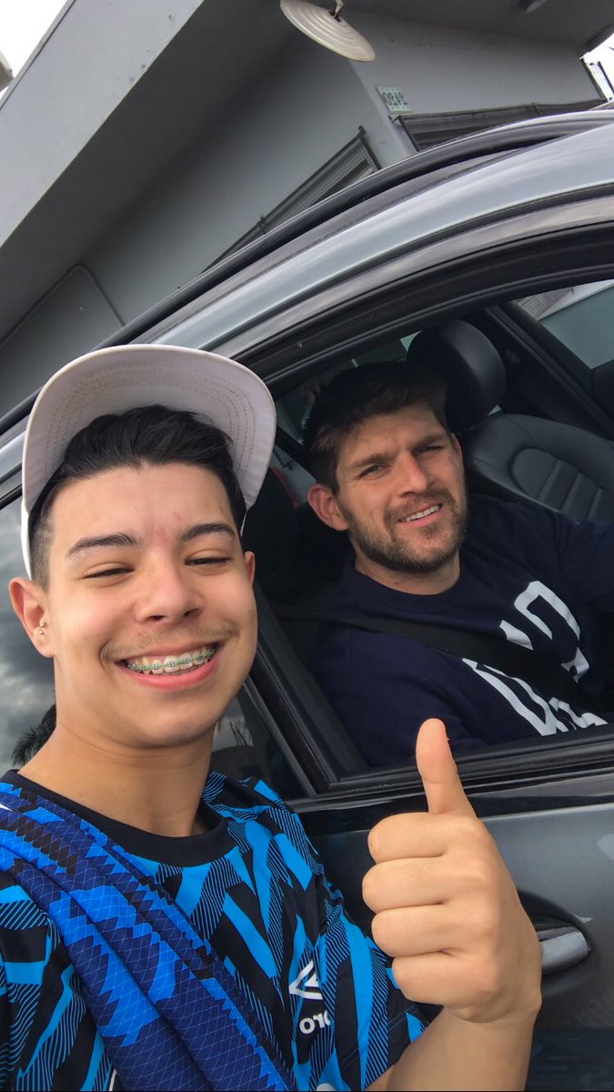 DiasEndrio's tweet photo. QUE DIA FELIZ!! SIMPLESMENTE RENATO PORTALUPPI 💙🥹🇪🇪 https://t.co/n1PavtNk9Y