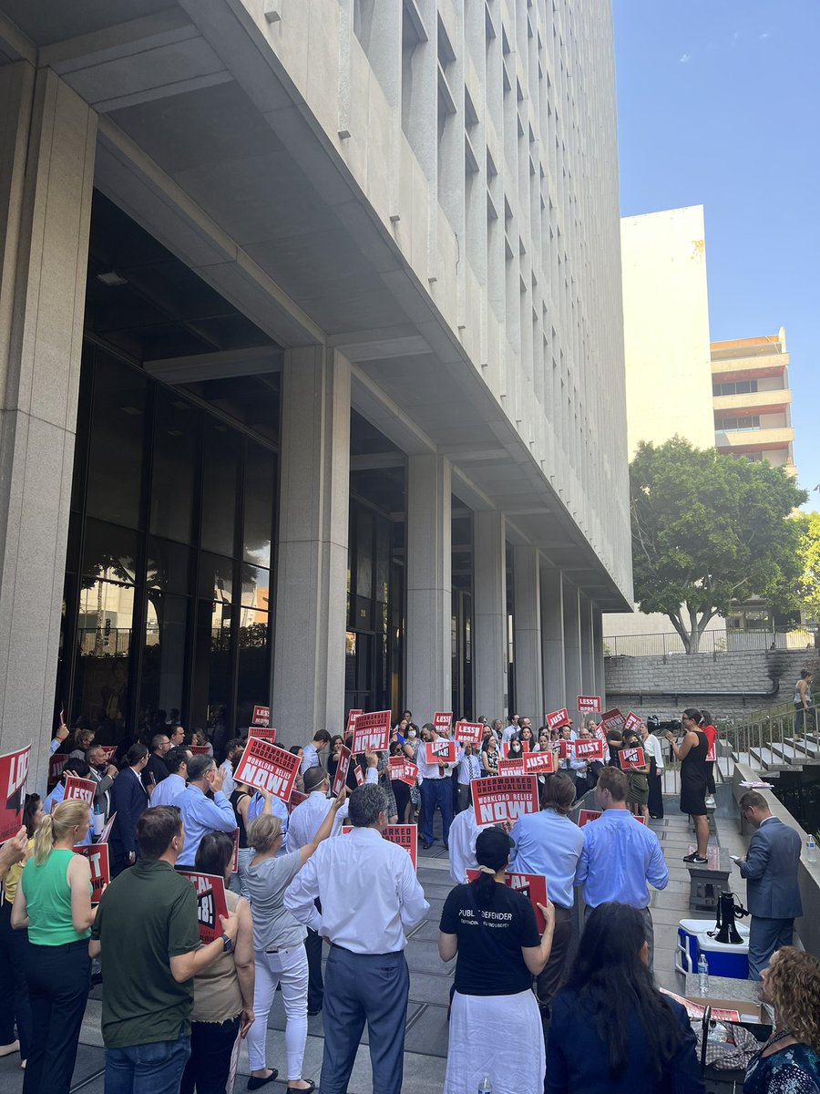 We are outside LA’s downtown courthouse with <a href="/LApubdefunion/">L.A. County Public Defenders Union</a> for their informational picket on workload relief. Public defenders in LA are overworked, undervalued, and under resourced. PDs are a critical part of our fight to Close MCJ.
