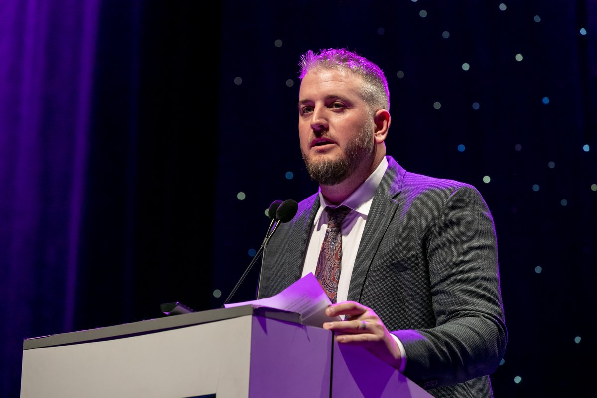 We are thrilled that former Minnesota Twins pitcher <a href="/glenperkins/">Glen Perkins</a> is going to make a guest appearance at our VIP reception before our gala! Buy a VIP ticket or table today on our event website to meet Glen:
 
one.bidpal.net/leecarlsongala…