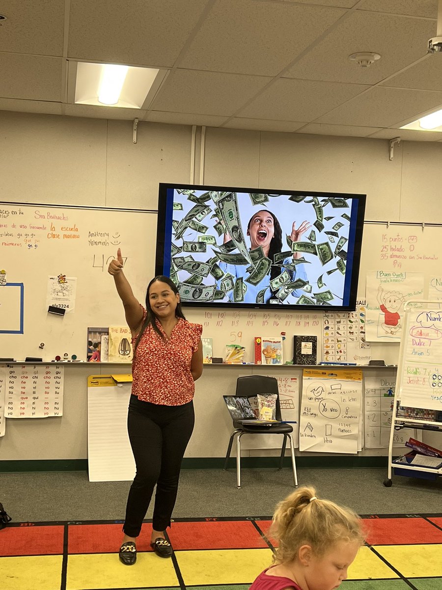 RayaneS40494817's tweet photo. Financial awareness month at Burton! Great way to start our month of September with our amazing counselor Celina and our 1st graders!!! Way to go! #ositosbilingues #scamathew #college&worldready #savings https://t.co/hv6V2L3GZB