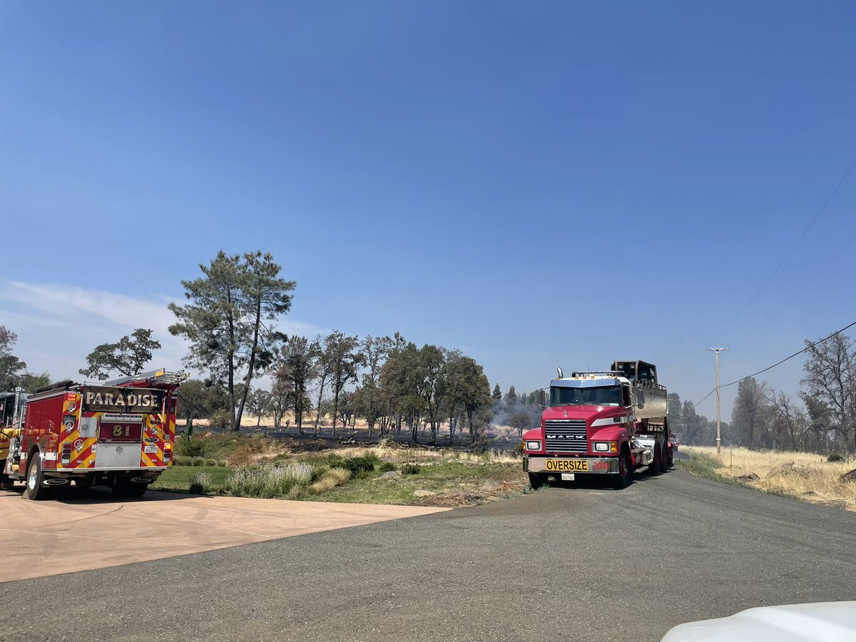 CALFIRE_ButteCo's tweet photo. #ZephyrFire (Final) Air tankers and Firefighters working together were able to quickly stop the forward spread of the vegetation fire. The final size of the fire is 2.2 acres. No injuries were reported and the cause is under investigation. https://t.co/k5T3EKLCeN