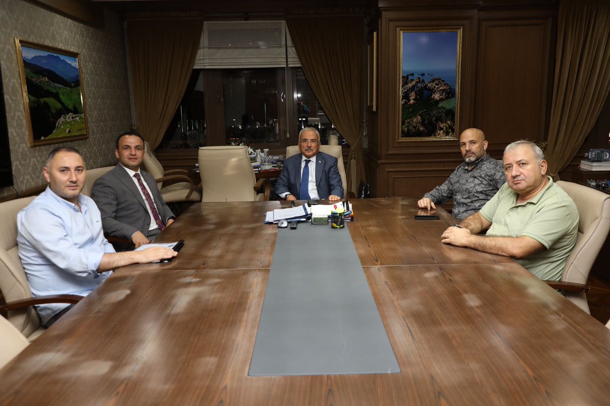 etemkibar's tweet photo. Düşünen,üreten,yarışan Ordu anlayışı ile sıradan belediyeciliğin dışına çıkan Ordu Büyükşehir Belediye Başkanımız Sayın Dr. Mehmet Hilmi Güler'e Büyükşehir meclis üyelerimizle birlikte  ziyarette bulunarak yürüttüğümüz çalışmaları  istişare ettik. 
Kendisine teşekkür ederiz. https://t.co/vDQdINmTRu