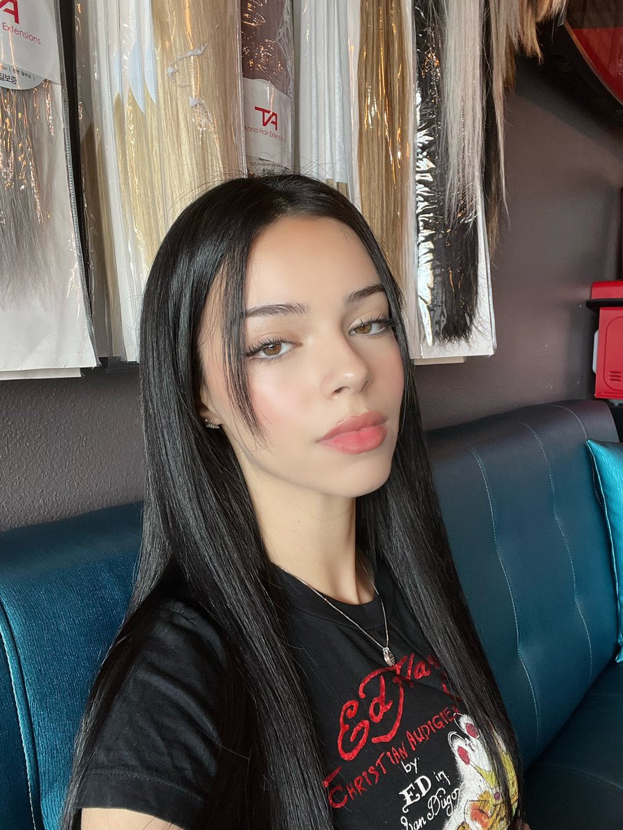 pamismd's tweet photo. phewwww new hair https://t.co/c8gLykluB0