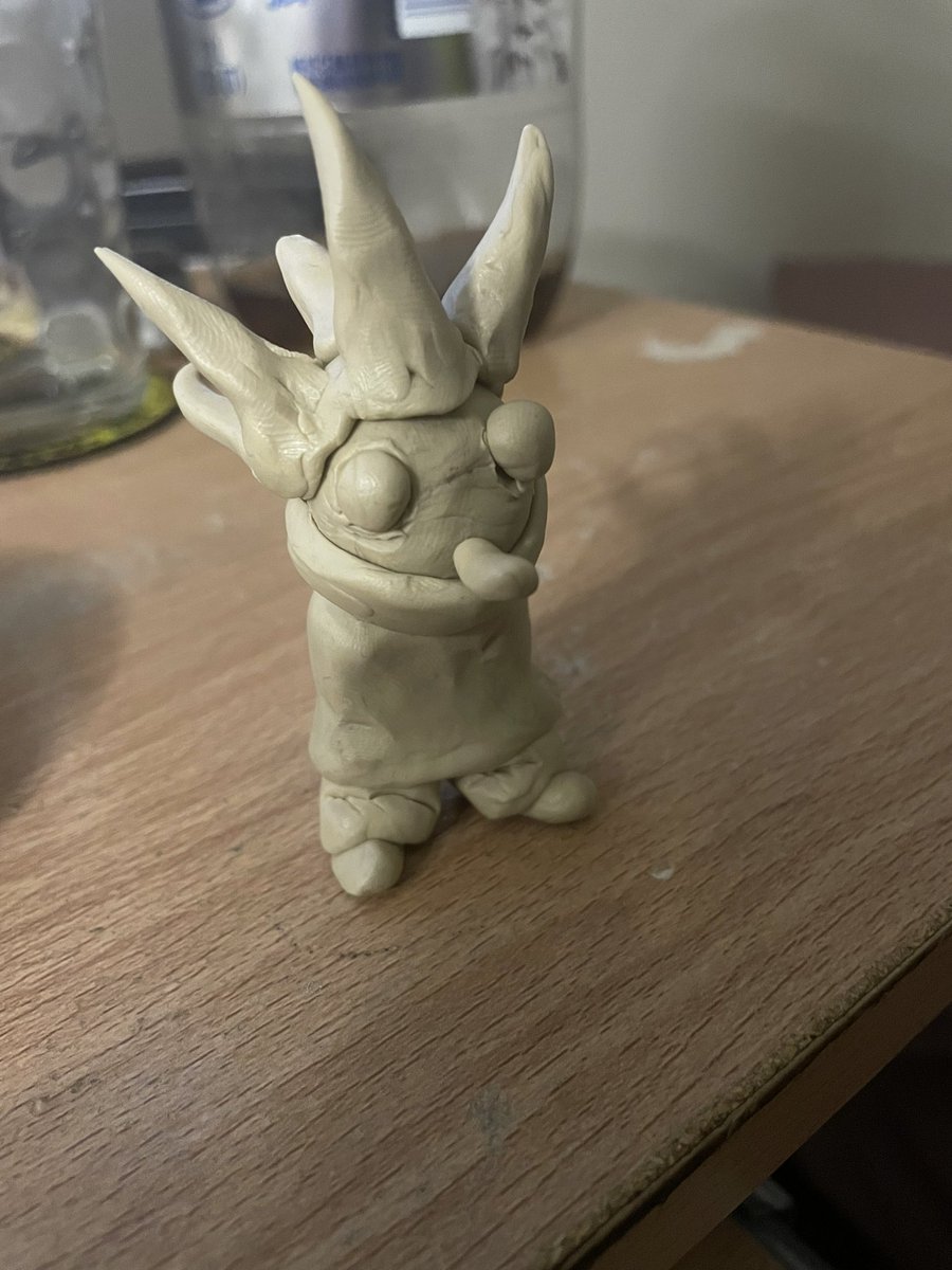 It’s pretty late but I just wanna say that I actually made out of clay! Super fun )
#mixedmedia #clay #StopMotion #art