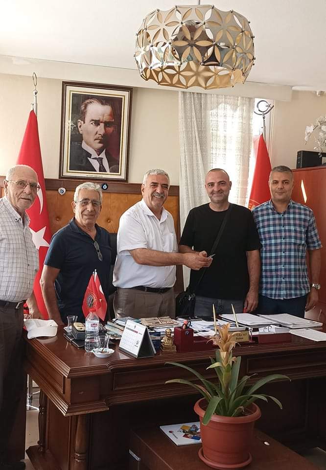 Emekliler derneği Başkanı değerli abim Sn. Ali Vuranay  beyi Cengiz Murat Arı  ve Kasım Darıcı  abilerimle birlikte ziyaret ettik. Başkanımızın ilgi ve alakasından dolayı teşekkür ederiz.