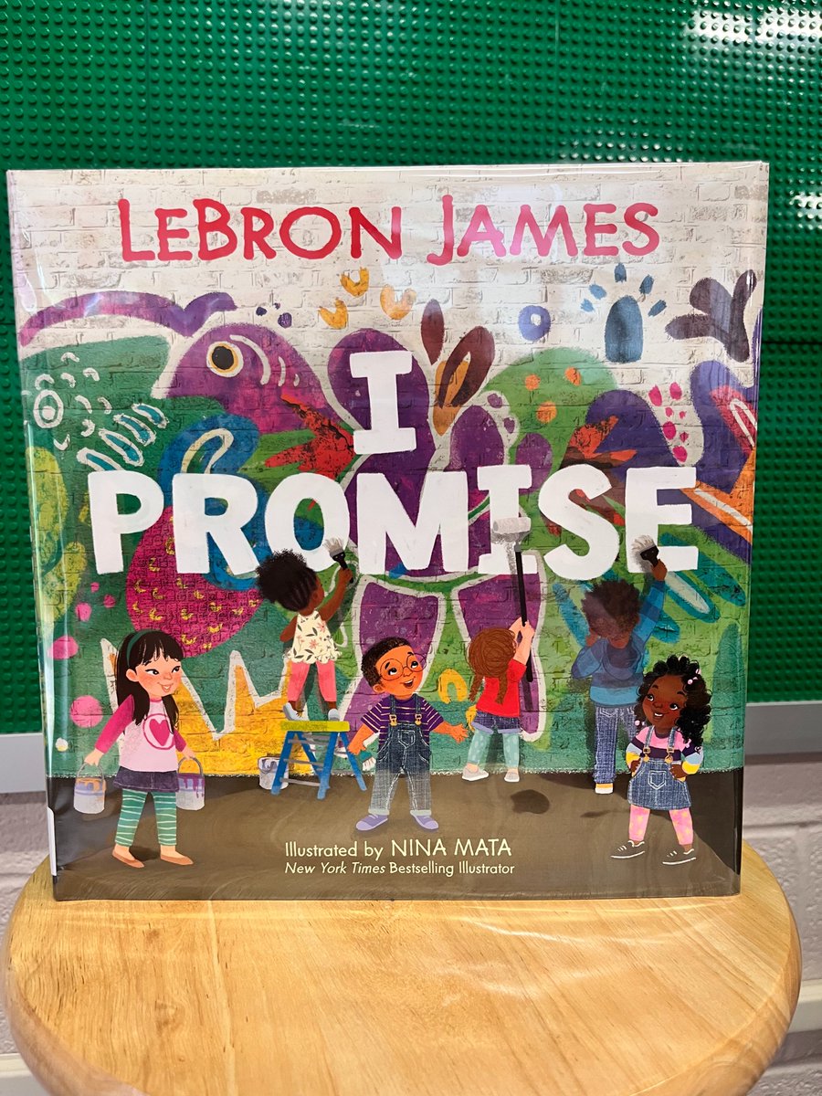 LakesLibrary's tweet image. Read - I Promise, by Lebron James today with second grade. Such a great read this first week of school. We wrote our own I Promise statements. #ourhcpslibrary