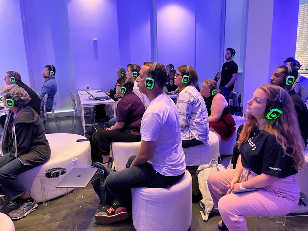 Wix's tweet image. 👥 3 hours of breakout sessions with industry experts: Engineering talks, programming workshops, fireside chats, and demos.

Stay tuned for Day 2 of #WixDevCon2022.