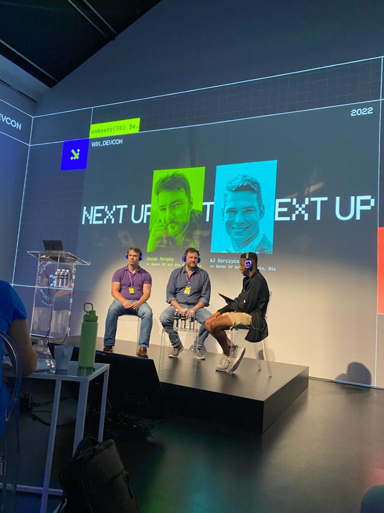 Wix's tweet image. 👥 3 hours of breakout sessions with industry experts: Engineering talks, programming workshops, fireside chats, and demos.

Stay tuned for Day 2 of #WixDevCon2022.