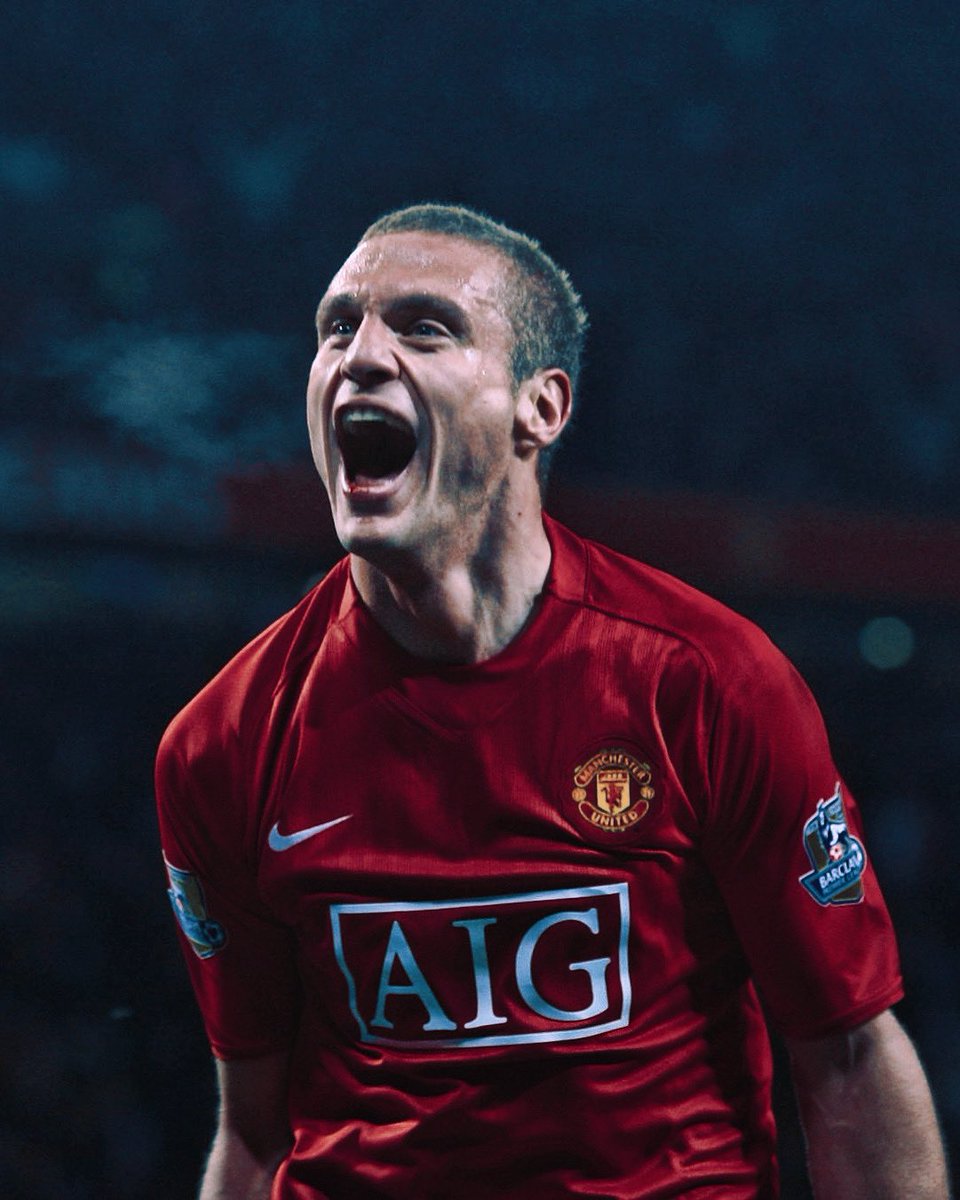 _Hueko's tweet image. The audacity of Liverpool fans to have compared Van Dijk to this man