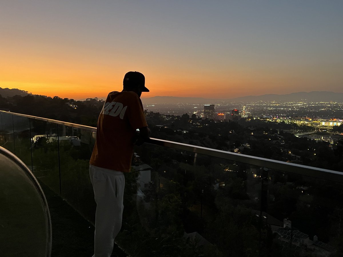 GrandfatherAP's tweet photo. I like to stay in the cut n just get the work done https://t.co/wOBvn3EDwN