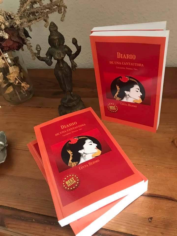 cintahermo's tweet photo. DIARIO DE UNA CANTAUTORA
Canciones, poemas, vida, herramientas para la excelencia, consciencia planetaria, es mi libro "Diario de una cantautora", Best-Seller internacional en Amazon 2020, encuéntralo en el enlace:
https://t.co/yIRLVregVy
#CantautoraCuántica #16Discos https://t.co/4XQOF8Vz3A