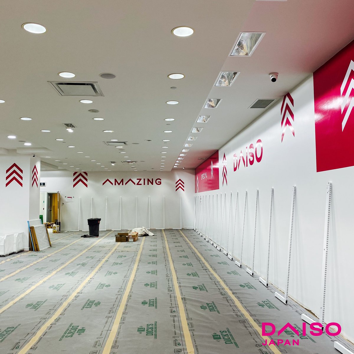 daisocanada's tweet photo. Received the fixtures for our metrotown location!
Opening date is TBD. Stay tuned! 🤓🤓
#metrotown #metropolis #newlocation #newlocationalert #newopening #newopen #comingsoon #comingsoon2022 #daiso #daisojapan #daisocanada #burnaby #burnabybc #shoppingcentre #japanesestore https://t.co/rJFZYt05c5