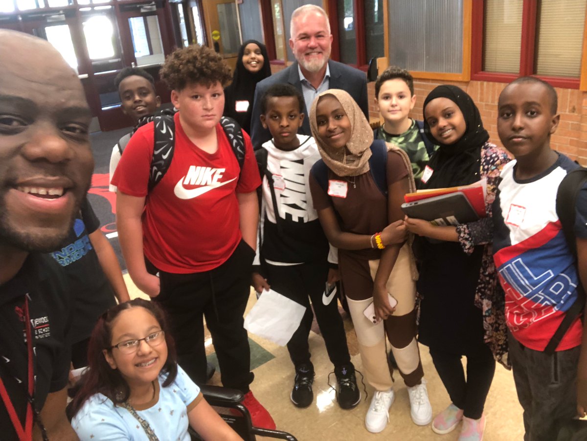 mvpschools's tweet photo. Staff were excited to welcome K-12 students back to school this week. Superintendent Lennox stopped by each school to say "hello" and personally welcome staff, students and families. https://t.co/LZImL7Mntw
