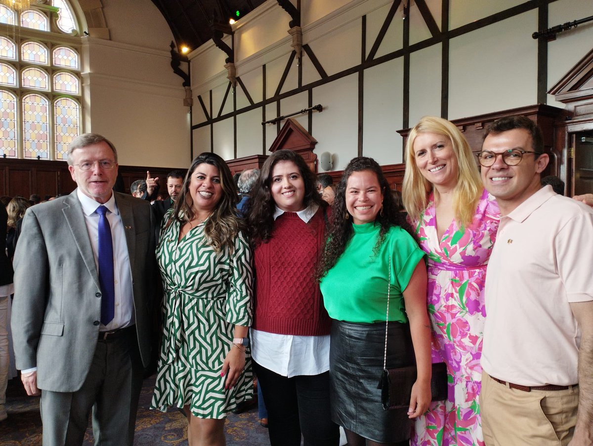 holly_cowman's tweet photo. Obrigada to H.E. Ambassador Marcel Biato &amp; @EmbBrazilDublin for inviting us to help celebrate Brazil’s National Day today. Lovely to see friends &amp; spend today with our 🌟 Brazilian students @lmgiombelli @Juliana28531502 @_Giovani_Santos &amp; Lucila Lima da Silva, &amp; @President_MIC 🇧🇷 https://t.co/bshf3KOmWB