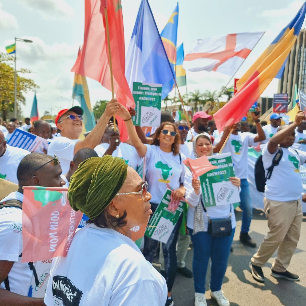 RufaroMatsika1's tweet photo. launch of the African Climate Justice Torch in #Gabon. The torch is meant to highlight Climate injustices being felt by African nations ahead of #COP27
#COP27AfricanVoice #AfricanCOP #ClimateJustice #ACW22 #ClimateJusticeTorch #OneAfricaOneVoice
@PACJA1 https://t.co/GxwoYG7vA7