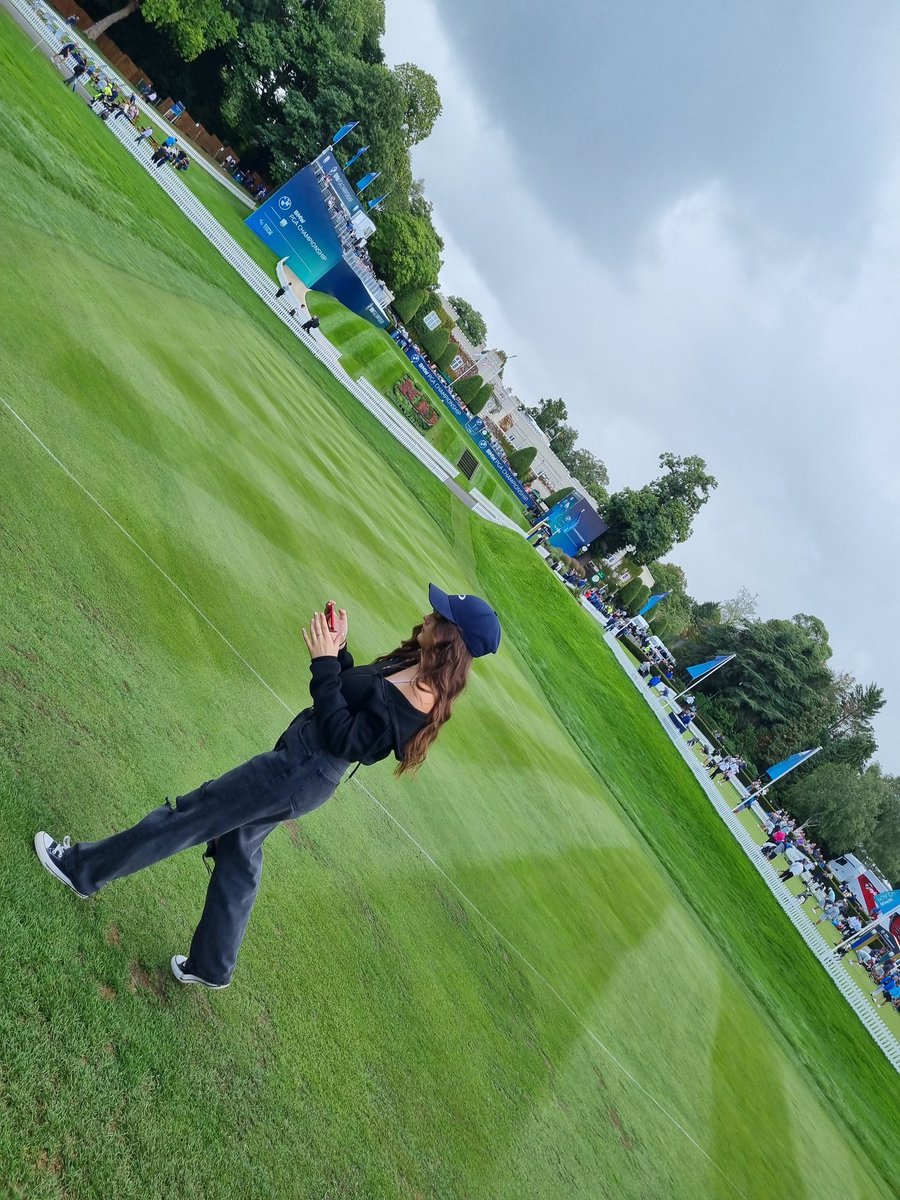Gilo____'s tweet photo. Another great day at @BMWPGA this time with the pleasure of my beautiful daughter @Jodieelisabeth1 for company. Although, she was more interested in @NiallOfficial.
First time watching the #ProAmDay & it was thoroughly enjoyable. @JustinRose99 #Golf πββοΈ https://t.co/6dGkR08qcR